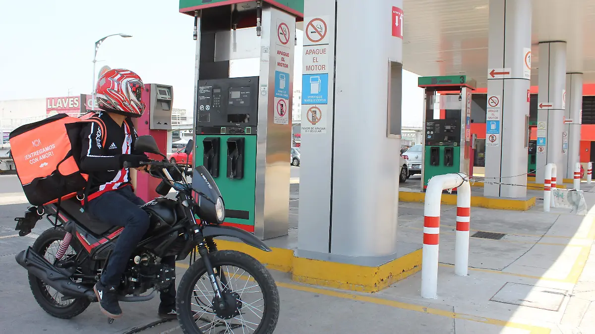 HISTORIA 1 GASOLINERA CERRADA EN REFORMA 2922. Foto Javier Pérez (11)